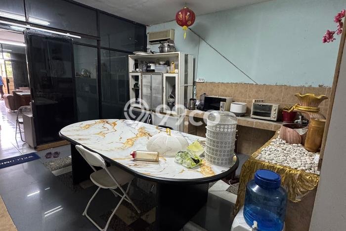 Ruko Dijual di Prime Area Jakarta Barat Luas 150m2 Ruko Dijual di Prime Area Jakarta Barat Luas 150m2