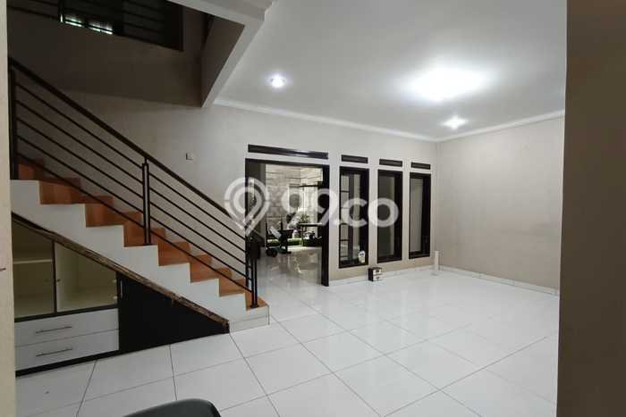 Rumah Elit Modern Tanpa Renovasi di Soekarno Hatta Bandung Rumah Elit Modern Tanpa Renovasi di Soekarno Hatta Bandung