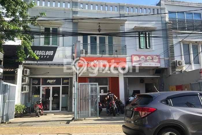 Area Ramai! Ruko Dijual di Duren Sawit untuk Bisnis Luas Bangunan 92m2 Area Ramai! Ruko Dijual di Duren Sawit untuk Bisnis Luas Bangunan 92m2