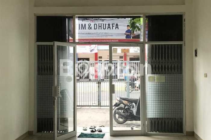 Area Ramai! Ruko Dijual di Duren Sawit untuk Bisnis Luas Bangunan 92m2 Area Ramai! Ruko Dijual di Duren Sawit untuk Bisnis Luas Bangunan 92m2