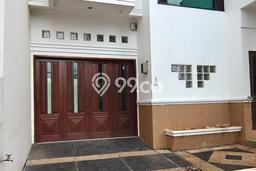 Lokasi strategis! Rumah siap huni disewakan di Kelapa Gading LB 280m2 Lokasi strategis! Rumah siap huni disewakan di Kelapa Gading LB 280m2