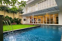 Ready to Use! Luxury House LT 517m2 Desain Elegan di Kemang Ready to Use! Luxury House LT 517m2 Desain Elegan di Kemang