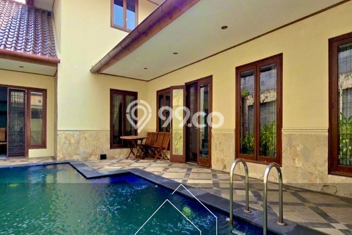 For Sale! Luxury House LT 510m2 Desain Elegan di Senayan For Sale! Luxury House LT 510m2 Desain Elegan di Senayan