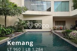 Hunian Elit LB 1284m2 Siap Pakai Desain Elegan di Kemang, Jakarta Selatan Hunian Elit LB 1284m2 Siap Pakai Desain Elegan di Kemang, Jakarta Selatan