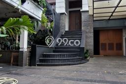 Rumah Luxury Modern Tanpa Renovasi di Cawang Jakarta Timur Rumah Luxury Modern Tanpa Renovasi di Cawang Jakarta Timur