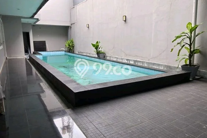 Disewakan Rumah Nyaman di Menteng Harga Rp 750 Juta/ Tahun Disewakan Rumah Nyaman di Menteng Harga Rp 750 Juta/ Tahun