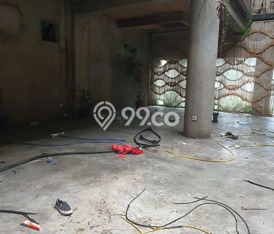 Komersial disewakan lokasi strategis Menteng Jakarta Pusat 300m2 Komersial disewakan lokasi strategis Menteng Jakarta Pusat 300m2