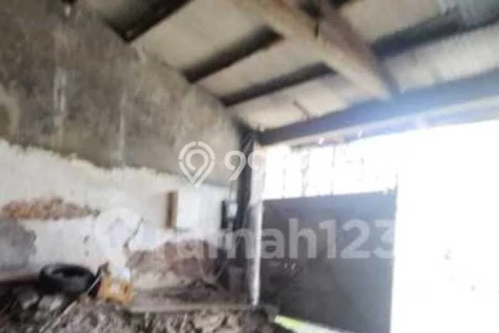 Komersial Dijual di Wiyung LT 1224m2, LB 200m2 untuk Investasi Komersial Dijual di Wiyung LT 1224m2, LB 200m2 untuk Investasi