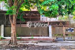 For Sale! Premium House LT 347m2 Desain Modern di Basuki Rachmat For Sale! Premium House LT 347m2 Desain Modern di Basuki Rachmat