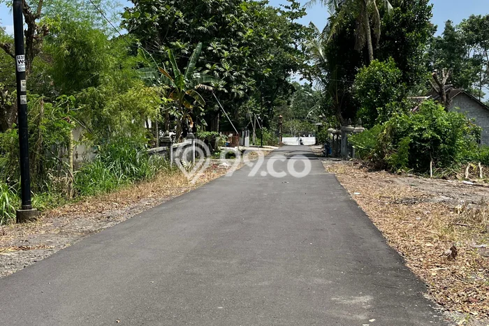 Lahan Dijual Lokasi Strategis di Sleman dengan Luas 121m2 Lahan Dijual Lokasi Strategis di Sleman dengan Luas 121m2