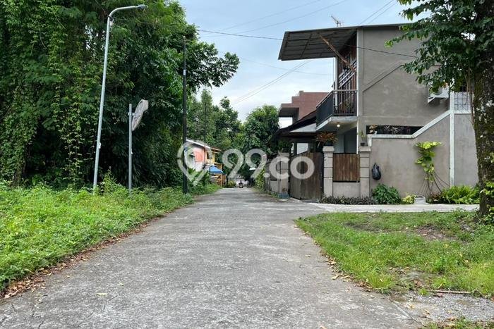 Tanah Kosong Dijual di Yogyakarta dengan Area 114m2 Tanah Kosong Dijual di Yogyakarta dengan Area 114m2