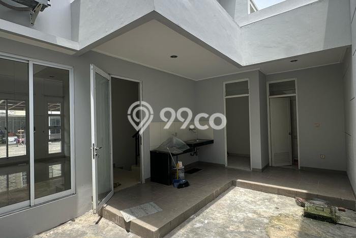 Rumah Elit Modern Tanpa Renovasi di Green Lake City Jakarta Barat Rumah Elit Modern Tanpa Renovasi di Green Lake City Jakarta Barat