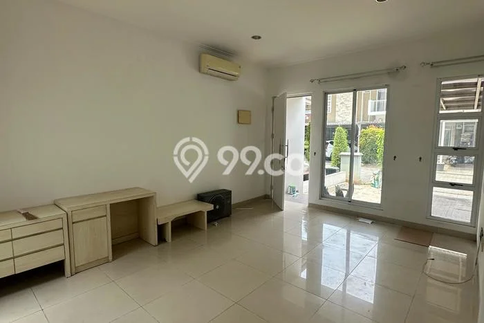 Rumah Elit Modern Tanpa Renovasi di Green Lake City Jakarta Barat Rumah Elit Modern Tanpa Renovasi di Green Lake City Jakarta Barat