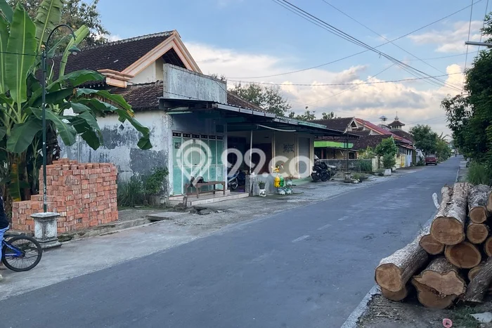 Lahan Kosong Dijual di Madiun, Madiun, Luas 70m2 Area Strategis Lahan Kosong Dijual di Madiun, Madiun, Luas 70m2 Area Strategis