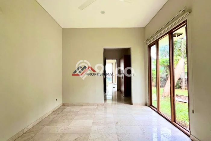 Hunian Minimalis dengan LT 460m2 & LB 500m2 Disewakan di Pejaten Hunian Minimalis dengan LT 460m2 & LB 500m2 Disewakan di Pejaten