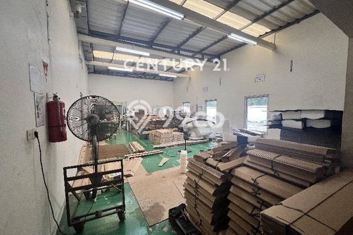 Untuk Dijual! Pabrik di Cikarang Bekasi LT 1800m2 / LB 800m2 Kawasan Bisnis Untuk Dijual! Pabrik di Cikarang Bekasi LT 1800m2 / LB 800m2 Kawasan Bisnis