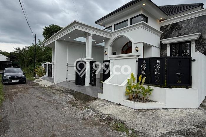 Dijual Rumah 3 Kamar Lokasi Ideal Bagus dan Strategis di Ngaglik Dijual Rumah 3 Kamar Lokasi Ideal Bagus dan Strategis di Ngaglik