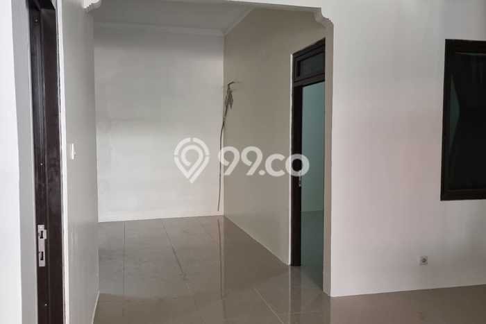 Lokasi strategis! Rumah siap huni disewakan di Duri Kosambi LB 100m2 Lokasi strategis! Rumah siap huni disewakan di Duri Kosambi LB 100m2