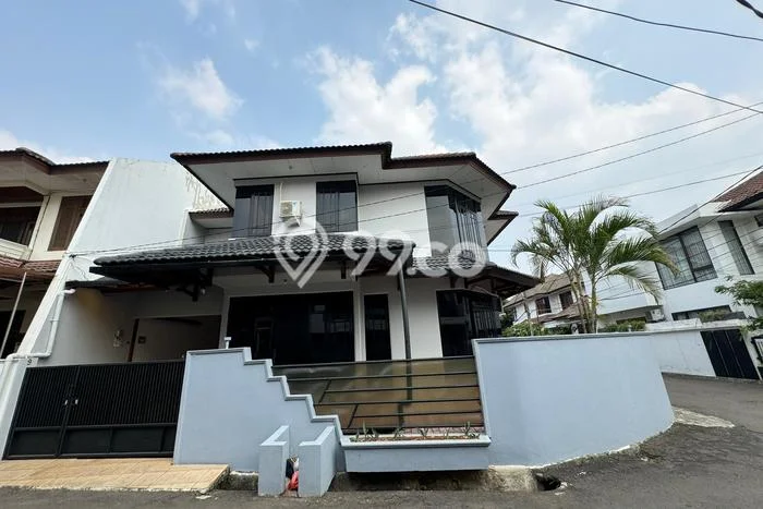 Rumah sewa siap huni 4 Kamar Tidur di Pejaten, Jakarta Selatan Rumah sewa siap huni 4 Kamar Tidur di Pejaten, Jakarta Selatan