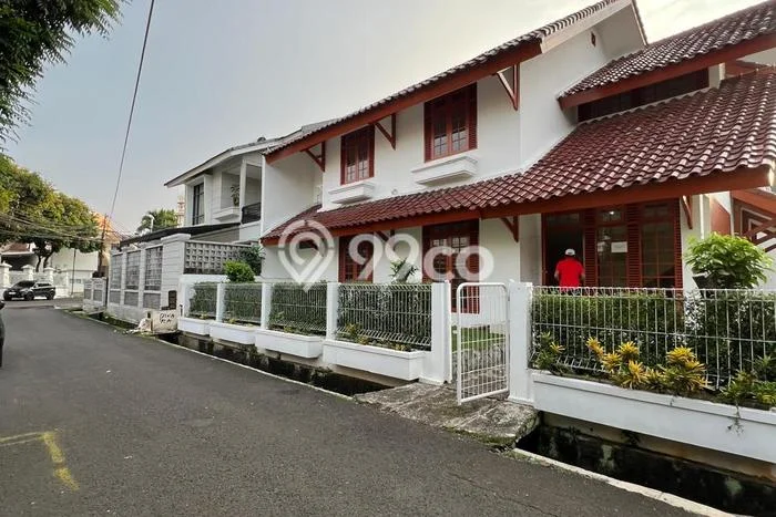 Disewakan! Rumah 4 Kamar Tidur &
4 Kamar Mandi di Tanjung Barat, Jakarta Selatan Disewakan! Rumah 4 Kamar Tidur &
4 Kamar Mandi di Tanjung Barat, Jakarta Selatan