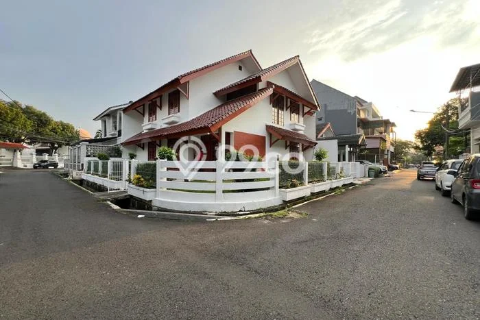 Disewakan! Rumah 4 Kamar Tidur &
4 Kamar Mandi di Tanjung Barat, Jakarta Selatan Disewakan! Rumah 4 Kamar Tidur &
4 Kamar Mandi di Tanjung Barat, Jakarta Selatan