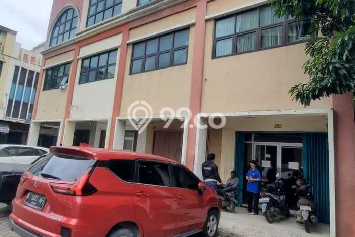Ruko Dijual di Jakarta Barat LT 560m2 & LB 2400m2 Lokasi Terbaik! Ruko Dijual di Jakarta Barat LT 560m2 & LB 2400m2 Lokasi Terbaik!