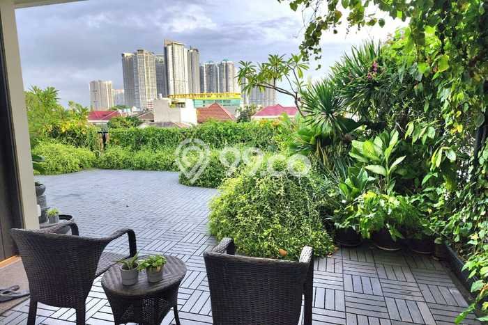 Rumah Elit Modern Tanpa Renovasi di Slipi Jakarta Barat Rumah Elit Modern Tanpa Renovasi di Slipi Jakarta Barat