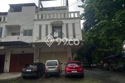 Ruko Disewa di Jakarta Barat dengan LB 200m2 Area Komersial Ramai Ruko Disewa di Jakarta Barat dengan LB 200m2 Area Komersial Ramai