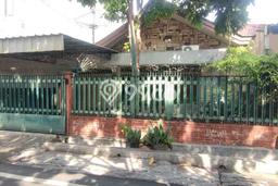 Ready to Use! Premium House LT 260m2 Desain Elegan di Petojo Ready to Use! Premium House LT 260m2 Desain Elegan di Petojo