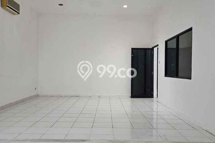 Komersial Dijual di Jakarta Barat LT 177m2 & LB 360m2 Lokasi Terbaik! Komersial Dijual di Jakarta Barat LT 177m2 & LB 360m2 Lokasi Terbaik!