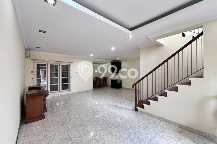 Dijual Hunian Rumah Terawat 4 KT di Raffles Hills, Jakarta Timur Dijual Hunian Rumah Terawat 4 KT di Raffles Hills, Jakarta Timur