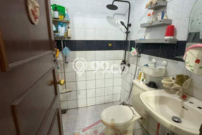 For Sale Rumah 6 Kamar Lokasi Strategis Nyaman dan Strategis di Cakung For Sale Rumah 6 Kamar Lokasi Strategis Nyaman dan Strategis di Cakung
