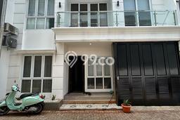 Dijual Rumah Premium dengan Fasilitas Sekitar Komplit di Kebon Jeruk, Jakarta Barat Dijual Rumah Premium dengan Fasilitas Sekitar Komplit di Kebon Jeruk, Jakarta Barat