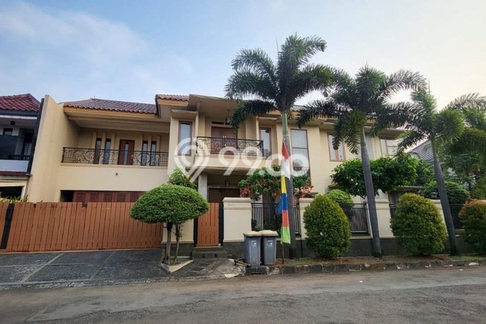 Jual Rumah Luas Elegan Dengan View Cantik di Cikunir, Bekasi Jual Rumah Luas Elegan Dengan View Cantik di Cikunir, Bekasi