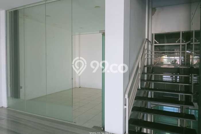 Kantor Bagus Dijual LB 1600m2 Lokasi Strategis Jakarta Selatan Area Cocok untuk Berbisnis Kantor Bagus Dijual LB 1600m2 Lokasi Strategis Jakarta Selatan Area Cocok untuk Berbisnis