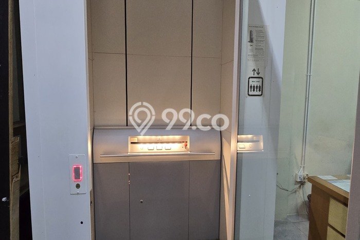 Ruko Strategis Kawasan , Luas 672m2m², Lokasi Komersial, Ramai Ruko Strategis Kawasan , Luas 672m2m², Lokasi Komersial, Ramai