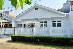 Rumah sewa siap pakai 3 KT di Bintaro, Tangerang Selatan Rumah sewa siap pakai 3 KT di Bintaro, Tangerang Selatan