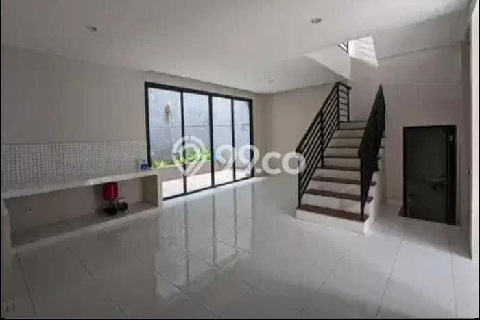 Disewakan Rumah Strategis LT 136m2 / LB 200m2 di Kranji, Bekasi Disewakan Rumah Strategis LT 136m2 / LB 200m2 di Kranji, Bekasi