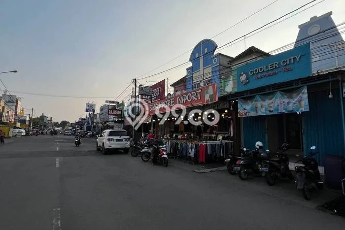 Ruko Disewa di Bekasi dengan LB 48m2 Area Komersial Ramai Ruko Disewa di Bekasi dengan LB 48m2 Area Komersial Ramai