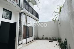 PREMIUM CHOICE! Rumah di Canggu, 2 KM, Lingkungan Strategis, Luas 150m² LB 150m² PREMIUM CHOICE! Rumah di Canggu, 2 KM, Lingkungan Strategis, Luas 150m² LB 150m²
