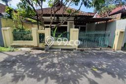 Disewakan! Rumah 3 Kamar Tidur &
3 Kamar Mandi di Renon, Denpasar Disewakan! Rumah 3 Kamar Tidur &
3 Kamar Mandi di Renon, Denpasar