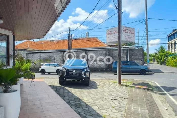 Unit Komersial Disewakan di Seminyak di Area Ramai & Strategis Unit Komersial Disewakan di Seminyak di Area Ramai & Strategis