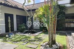 Ready to Use! Premium House LT 490m2 Desain Elegan di Jimbaran Ready to Use! Premium House LT 490m2 Desain Elegan di Jimbaran