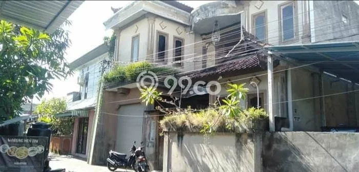 Ready to Use! Luxury House LT 200m2 Desain Modern di Tuban Ready to Use! Luxury House LT 200m2 Desain Modern di Tuban