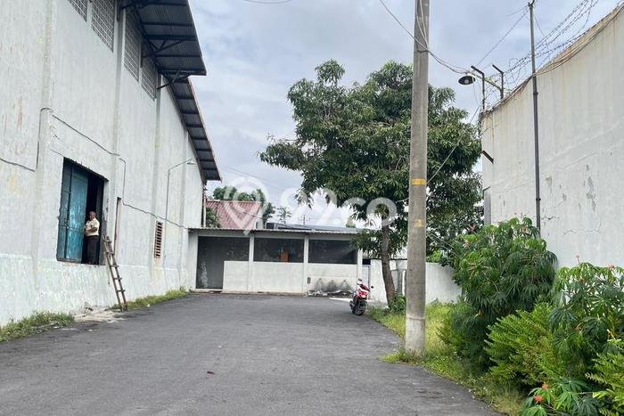 Unit Gudang Dijual di Jebres Solo Luas Bangunan 1460m2 Unit Gudang Dijual di Jebres Solo Luas Bangunan 1460m2
