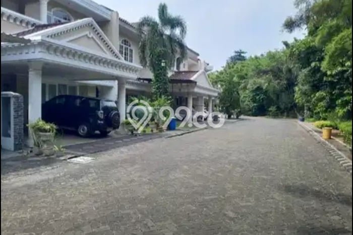 Hunian Mewah Siap Huni LT 220m2 di Ciputat, Tangerang Selatan Hunian Mewah Siap Huni LT 220m2 di Ciputat, Tangerang Selatan