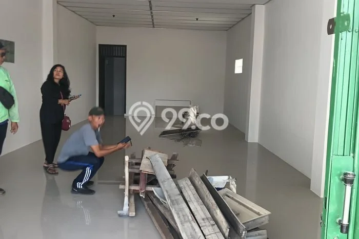 Unit Ruko Dijual di Depok LT 100m2 & LB 60m2 Unit Ruko Dijual di Depok LT 100m2 & LB 60m2