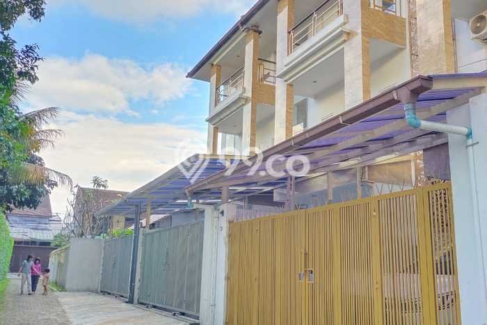 Disewakan! Rumah 6 Kamar Tidur &
6 Kamar Mandi di Pasteur, Bandung Disewakan! Rumah 6 Kamar Tidur &
6 Kamar Mandi di Pasteur, Bandung