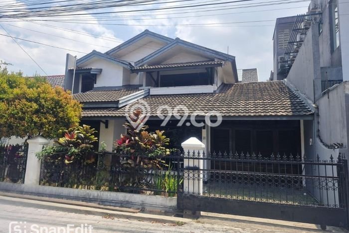 Disewakan! Rumah 6 Kamar Tidur &
4 Kamar Mandi di Surya Sumantri, Bandung Disewakan! Rumah 6 Kamar Tidur &
4 Kamar Mandi di Surya Sumantri, Bandung