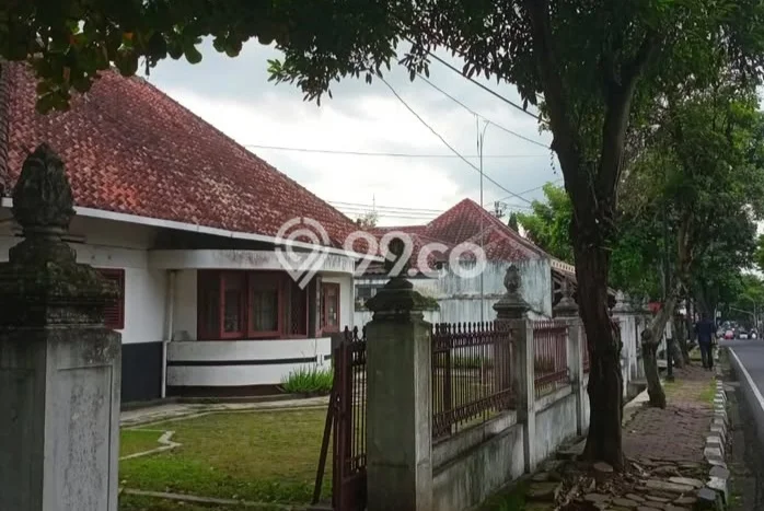 Rumah di Magelang Utara, Magelang, Luas 761m2m² Bangunan 400m2m² Rumah di Magelang Utara, Magelang, Luas 761m2m² Bangunan 400m2m²